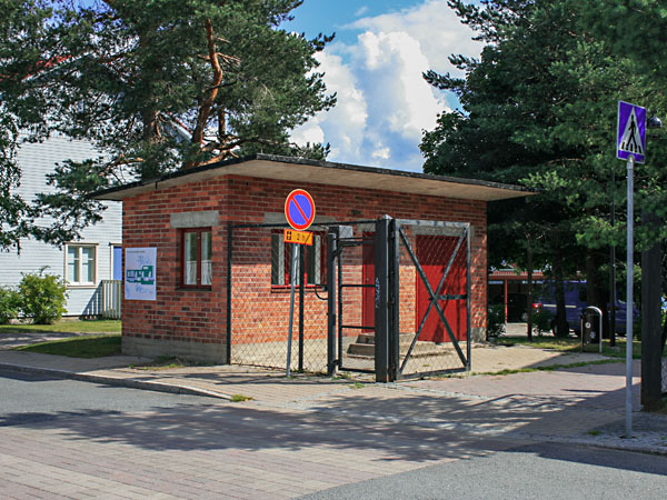 Wanhan villatehtaan portti Kutomokadulla